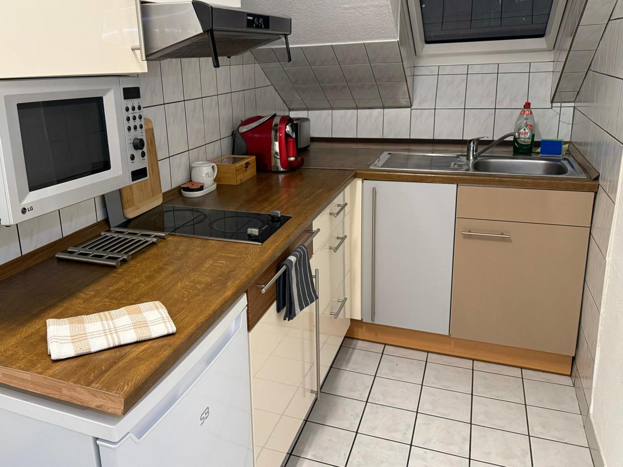 Marienhaus Apartment - Zentral, Parken, Netflix, Kontaktloses Einchecken Wuppertal Exteriör bild